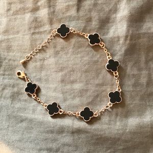 Clover bracelet
